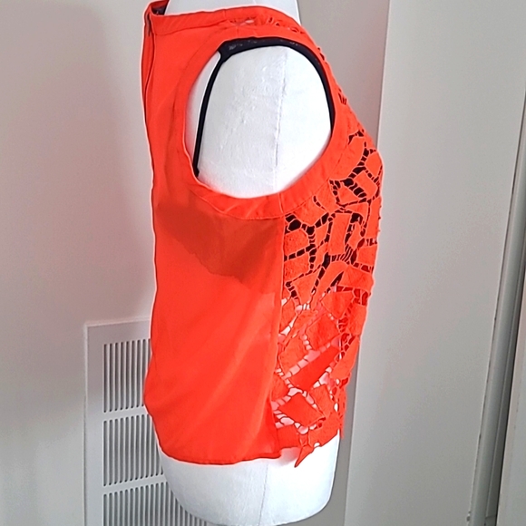 ASTR The Label Orange Crochet Sleeveless Blouse Size Small - Picture 4 of 7